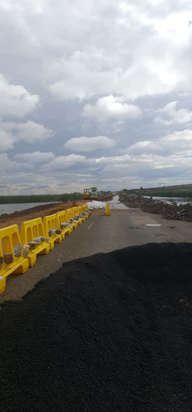 Aurex plant working on an active road works site
